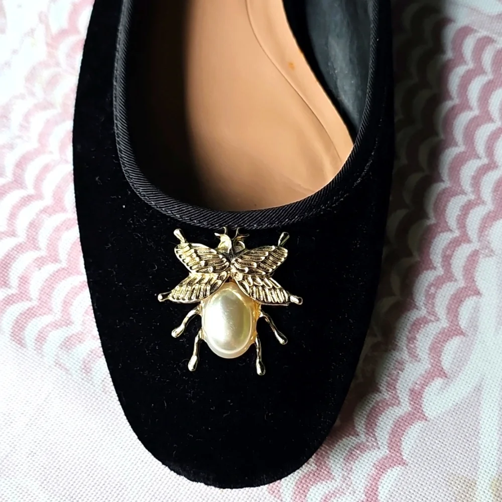 Zara Beetle Embelished Velvet Faux Pearl Ballet Flats in Black